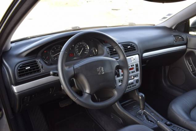 PEUGEOT 406 COUPE V6 210 CV BVA 9