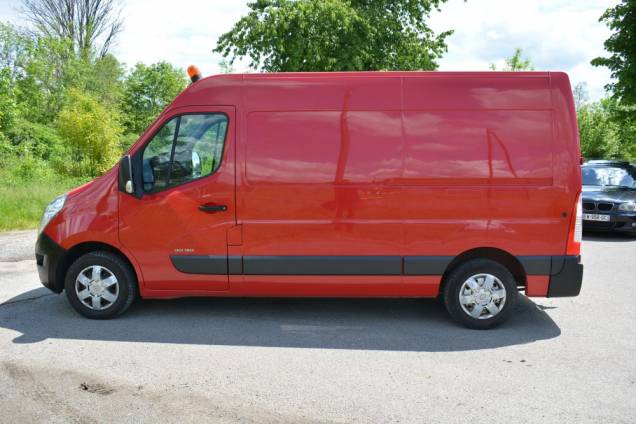 RENAULT MASTER FOURGON L2H2 F3300 2.3 DCI 145 CV / 1ère MAIN / CROCHET D ATTELAGE 7