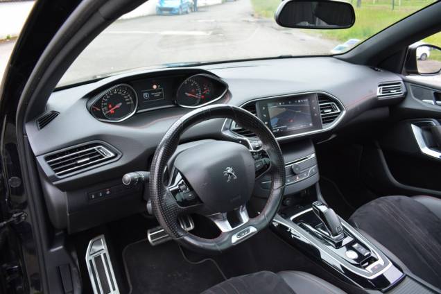 PEUGEOT 308 GT 2.0 HDI 180 CV EAT8 / TOIT PANORAMIQUE / DENON / BOITE AUTOMATIQUE 13