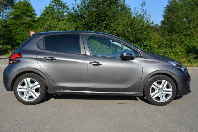 PEUGEOT 208 SIGNATURE 1.2 82 CV  /99500 KMS / CARNET D'ENTRETIEN COMPLET 7