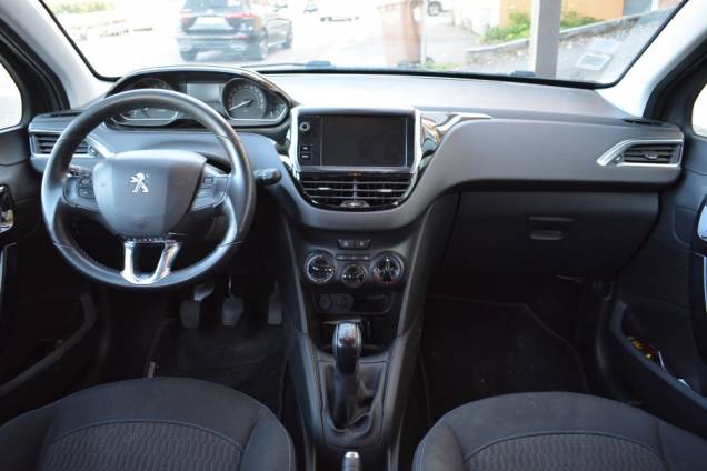 PEUGEOT 208 SIGNATURE 1.2 82 CV  /99500 KMS / CARNET D'ENTRETIEN COMPLET 11