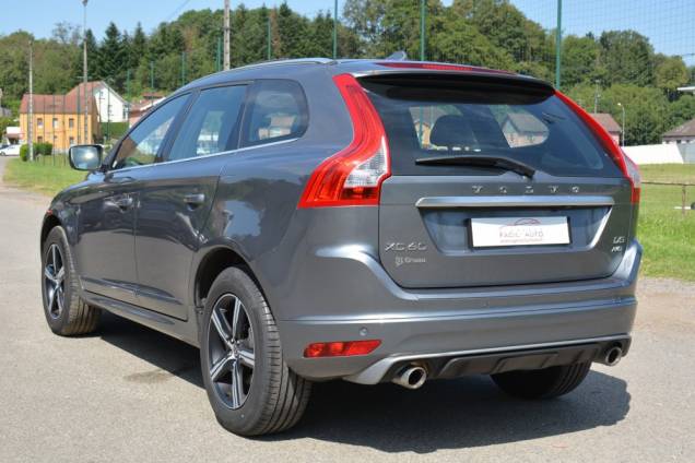 VOLVO XC60 R-DESIGN 2.4 TDI 220 CV / SUIVI COMPLET VOLVO / 1ere MAIN / ORIGINE FRANCE / TOIT OUVRANT PANORAMIQUE 4