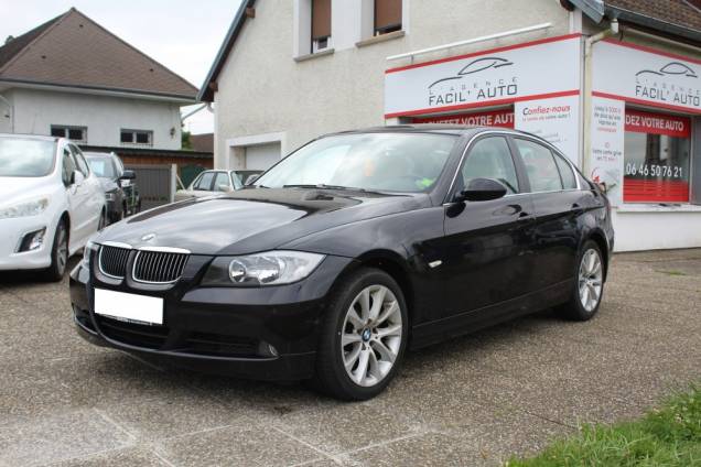 BMW SERIE 3 (E90) LUXE 325i 218 CV BVM6 / SUIVI COMPLET 1