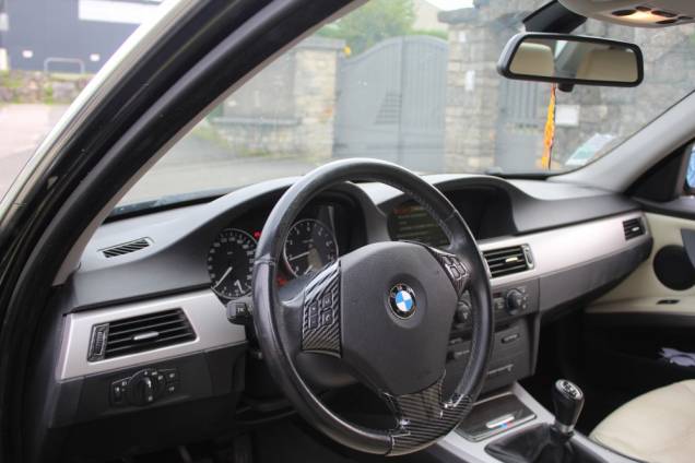 BMW SERIE 3 (E90) LUXE 325i 218 CV BVM6 / SUIVI COMPLET 9