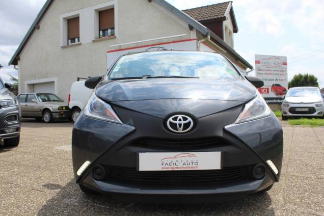 TOYOTA AYGO 1.0 VVTI 69 CV BVM5 / SUIVI COMPLET / ORIGINE FRANCE 2