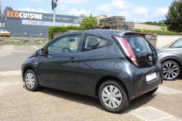 TOYOTA AYGO 1.0 VVTI 69 CV BVM5 / SUIVI COMPLET / ORIGINE FRANCE 6