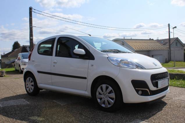 PEUGEOT 107 ACTIVE 68 CV BVM5 / 1ER MAIN / MOTEUR A CHAINE 3