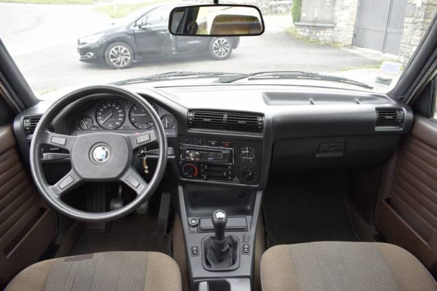 BMW SERIE 3 E30 316I BVM  10