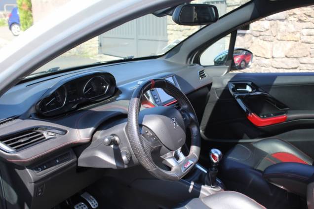 PEUGEOT 208 GTI 200 CV / CARNET D'ENTRETIEN COMPLET / TOIT PANORAMIQUE / ORIGINE FRANCE 10