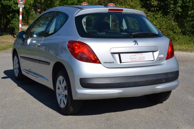 PEUGEOT 207 1.4 75 CV / 1ère MAIN / 79500 KMS 3