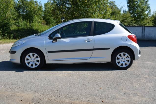 PEUGEOT 207 1.4 75 CV / 1ère MAIN / 79500 KMS 7