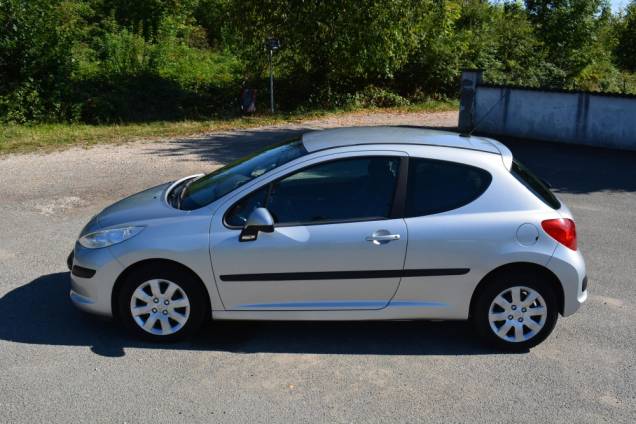 PEUGEOT 207 1.4 75 CV / 1ère MAIN / 79500 KMS 8