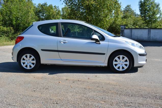 PEUGEOT 207 1.4 75 CV / 1ère MAIN / 79500 KMS 9