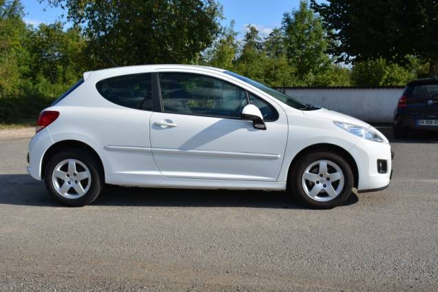 PEUGEOT 207 1.4 75 CV / 52900 KMS 9