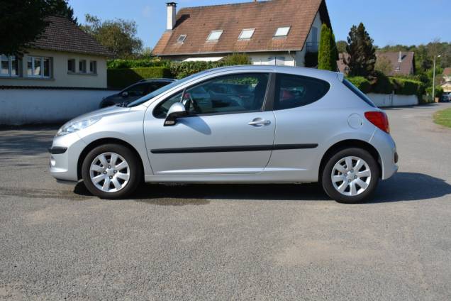 PEUGEOT 207 1.4 75 CV / 63900 KMS 7