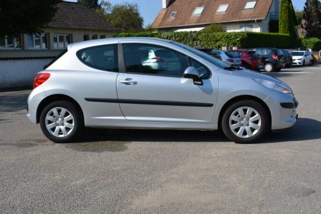 PEUGEOT 207 1.4 75 CV / 63900 KMS 9