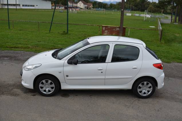 PEUGEOT 206+ 1.1 60 CV GENERATION / 5 PORTES / 68900 KMS 8