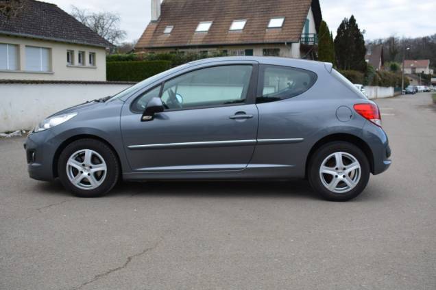 PEUGEOT 207 1.4 95 CV / 54900 KMS 7