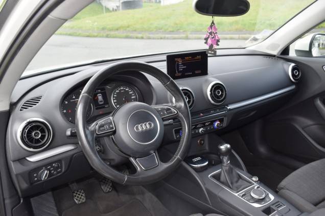 AUDI A3 AMBITION TDI 105 CV BVM 9