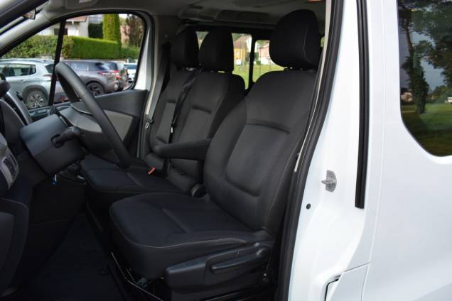 RENAULT TRAFIC COMBI 9 PLACES ZEN DCI 120CV / 39900 KMS / CROCHET D'ATTELAGE 11