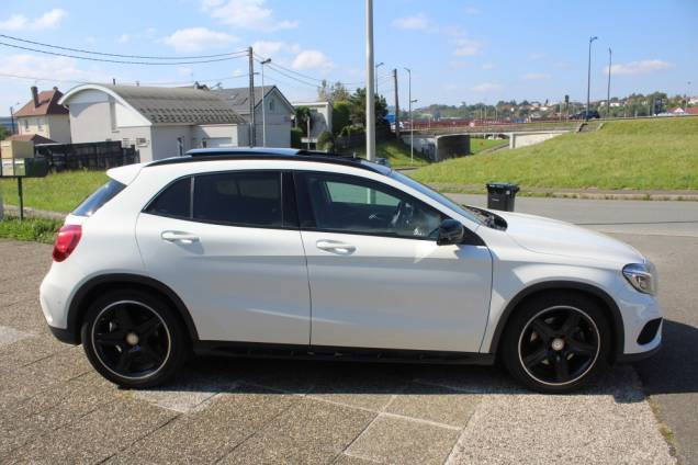 MERCEDES BENZ GLA FASCINATION PACK AMG 220 CDI 170 CV 7G-DCT / TOIT OUVRANT PANORAMIQUE / ORIGINE FRANCE 4