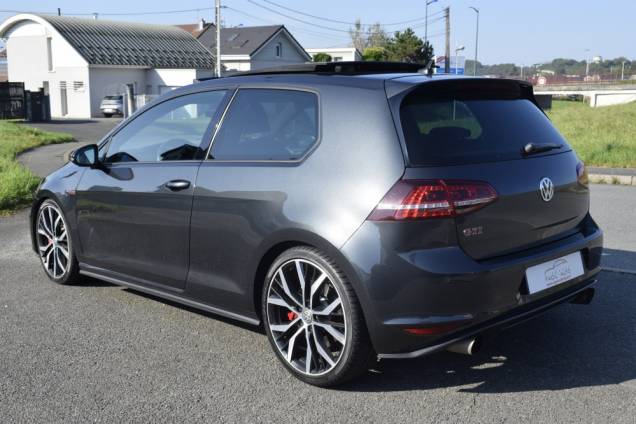 VOLKSWAGEN GOLF GTI PERFORMANCE 230 CV DSG6 3