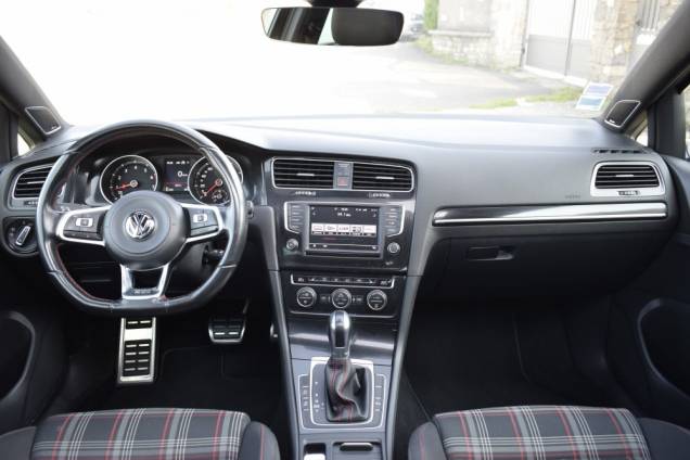 VOLKSWAGEN GOLF GTI PERFORMANCE 230 CV DSG6 17