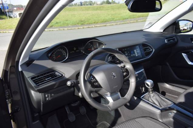 PEUGEOT 308 ACTIVE 125 E-THP BVM / 4000 KMS 10