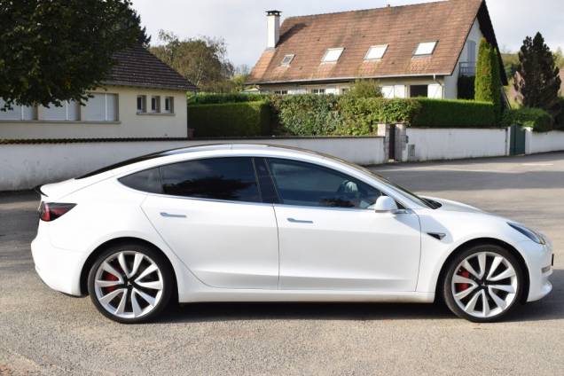 TESLA MODEL 3 PERFORMANCE DUAL MOTOR LONG RANGE AWD / CONDUITE ENTIEREMENT AUTONOME / CUIR BLANC 3