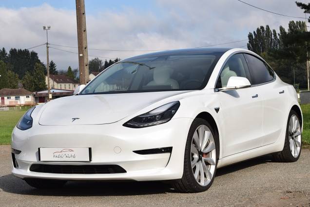 TESLA MODEL 3 PERFORMANCE DUAL MOTOR LONG RANGE AWD / CONDUITE ENTIEREMENT AUTONOME / CUIR BLANC 1