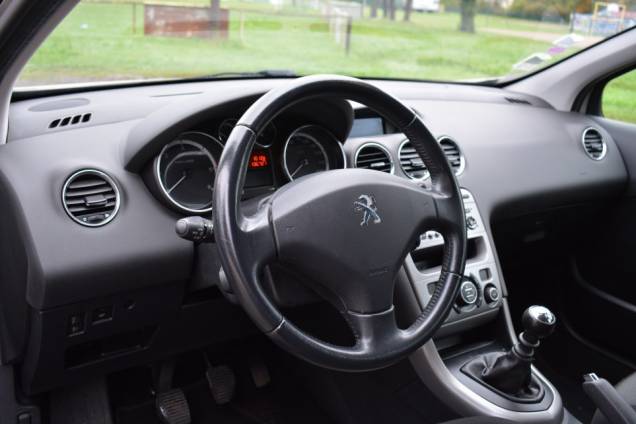 PEUGEOT 308 1.6 HDI 115 CV 9