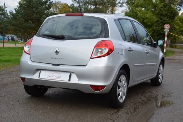 RENAULT CLIO III TOM-TOM 1.4 I 75 CV / 74500 KMS / ORIGINE FRANCE 3