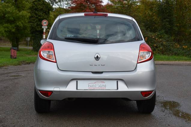 RENAULT CLIO III TOM-TOM 1.4 I 75 CV / 74500 KMS / ORIGINE FRANCE 6