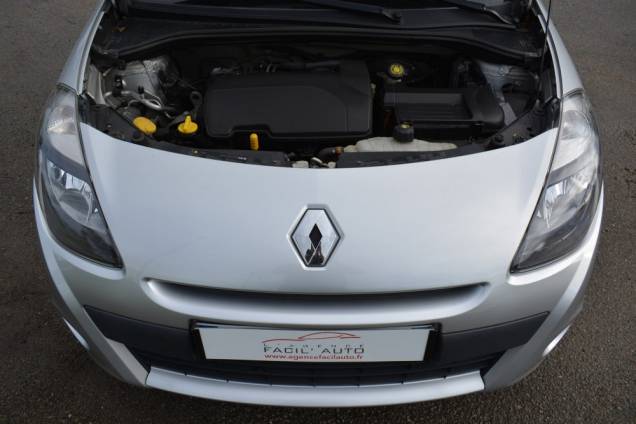 RENAULT CLIO III TOM-TOM 1.4 I 75 CV / 74500 KMS / ORIGINE FRANCE 18