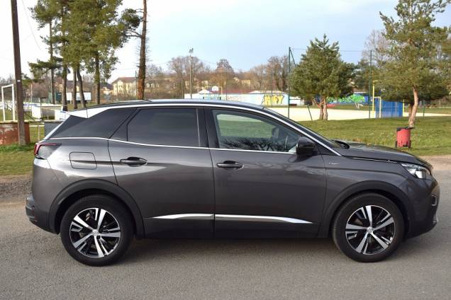 PEUGEOT 3008 GT LINE 130 CV BVM / 85200 KM 6