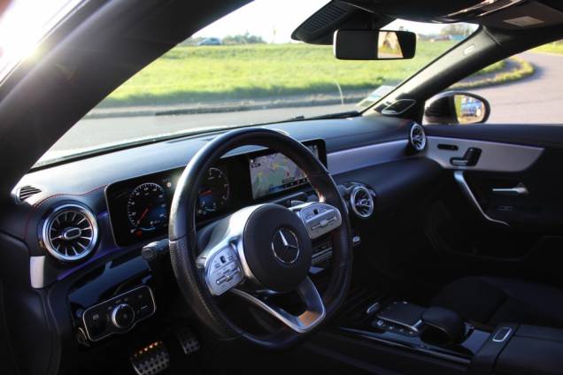 MERCEDES BENZ CLA AMG LINE 220D 190 CV 8G-DCT / ORIGINE FRANCE / TOIT OUVRANT PANORAMIQUE 9