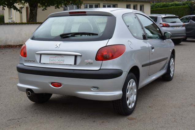 PEUGEOT 206 1.4 75 CV / 1ère MAIN / 27500 KMS 4