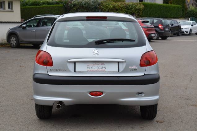 PEUGEOT 206 1.4 75 CV / 1ère MAIN / 27500 KMS 6