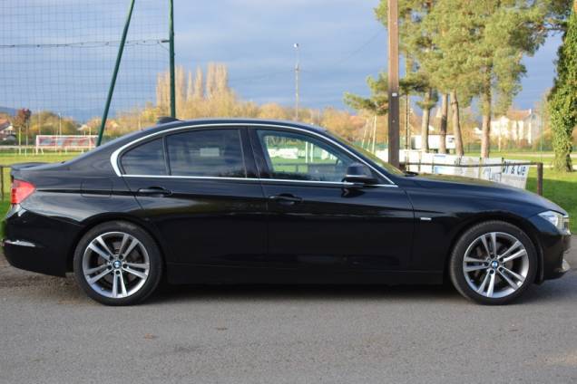 BMW SERIE 3 LUXURY XDRIVE 330 D 3.0 258 CV / ORIGINE FRANCE / SUIVI COMPLET BMW 7