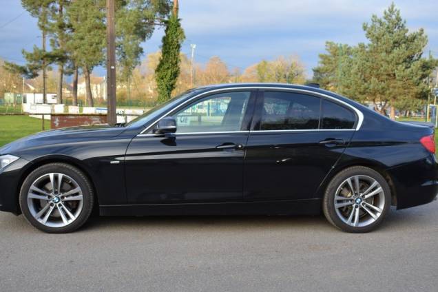 BMW SERIE 3 LUXURY XDRIVE 330 D 3.0 258 CV / ORIGINE FRANCE / SUIVI COMPLET BMW 8