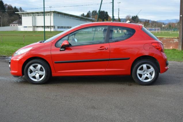 PEUGEOT 207 1.4 75 CV 7