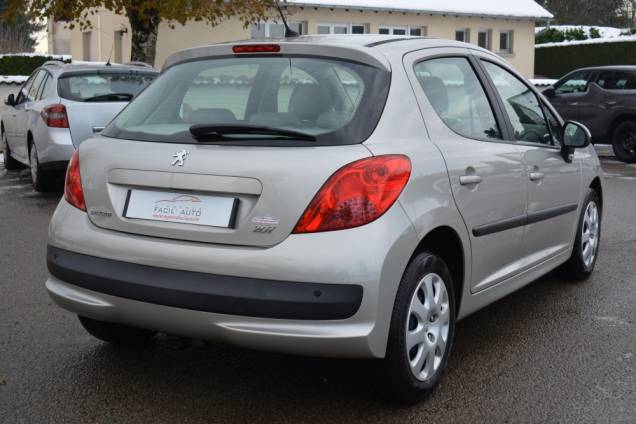 PEUGEOT 207 1.4 16 V 90 CV / 5 PORTES / 1ère MAIN / 75500 KMS 4