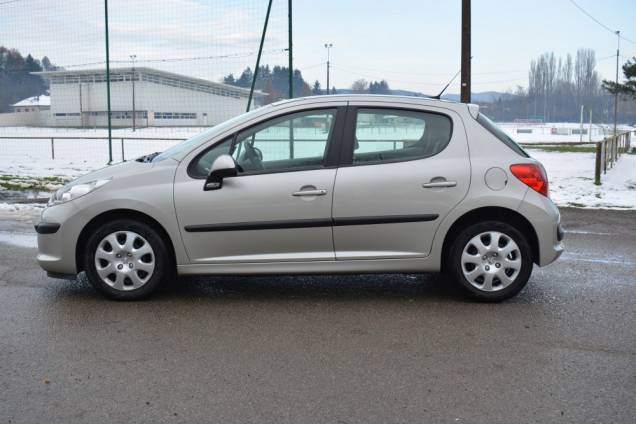 PEUGEOT 207 1.4 16 V 90 CV / 5 PORTES / 1ère MAIN / 75500 KMS 7