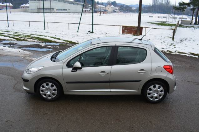 PEUGEOT 207 1.4 16 V 90 CV / 5 PORTES / 1ère MAIN / 75500 KMS 8