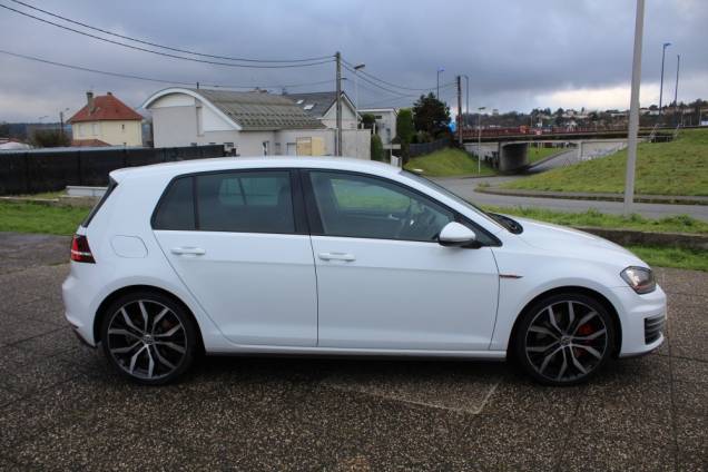 VOLKSWAGEN GOLF GTI PERFORMANCE 2.0 TSI 230 CV DSG 4