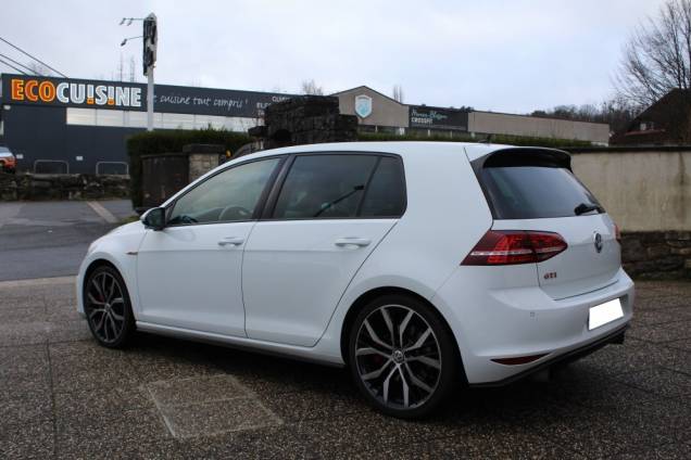 VOLKSWAGEN GOLF GTI PERFORMANCE 2.0 TSI 230 CV DSG 7