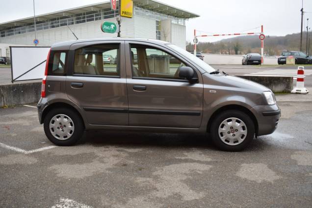 FIAT  PANDA 1.2 70 CV 5 PORTES / 7900 KMS / 1ère MAIN / CLIMATISATION 9