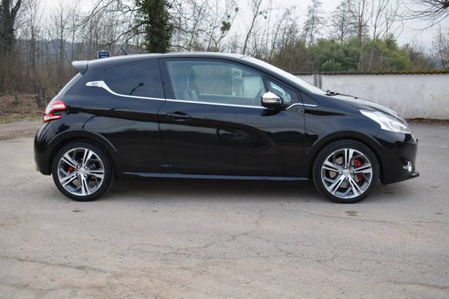 PEUGEOT 208 GTI 1.6 TURBO 200 CV / 79900 KMS / 4 ROUES HIVER OFFERTES 9