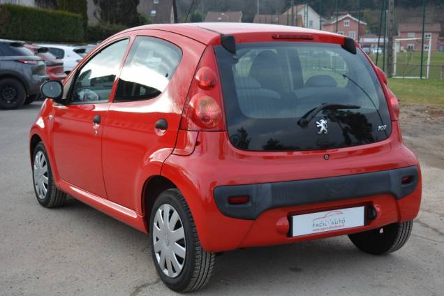 PEUGEOT 107 1.0 68 CV 5 PORTES / 48900 KMS / 4 ROUES HIVER OFFERTES 3