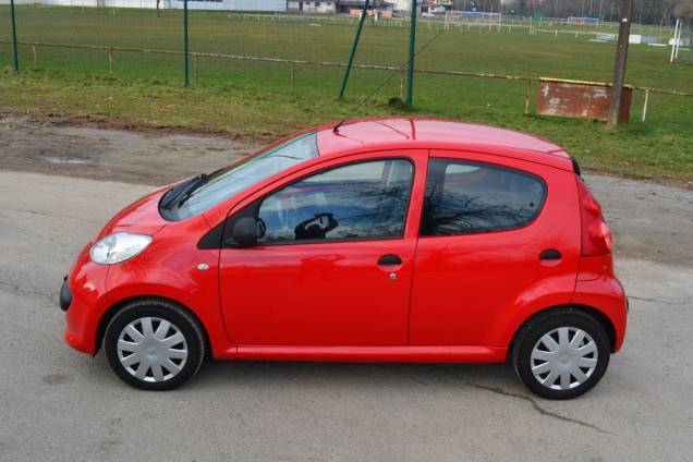 PEUGEOT 107 1.0 68 CV 5 PORTES / 48900 KMS / 4 ROUES HIVER OFFERTES 8